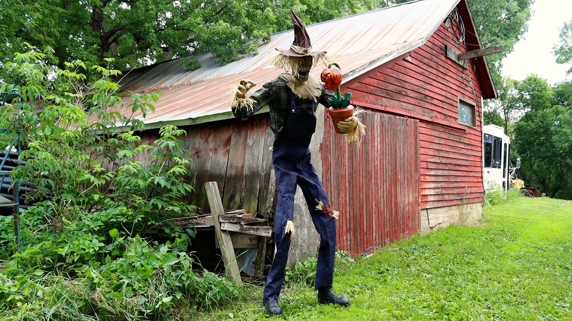MOMR125062 Rotten Harvester Scarecrow